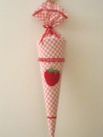 Schultüte, Motiv: Erdbeere, 39 EUR